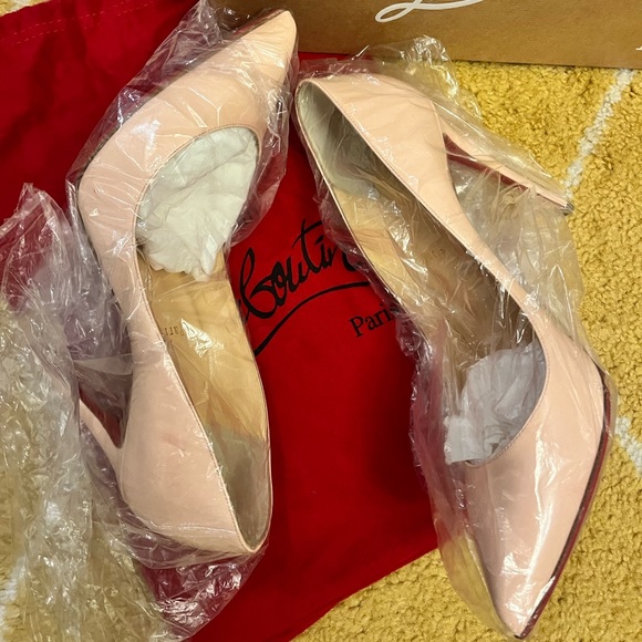 Christian Louboutin - Picture 14 of 16